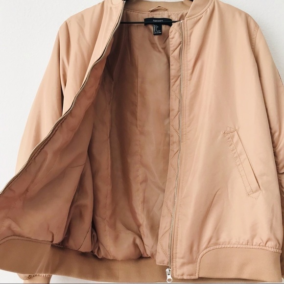 Forever 21 Women’s Varsity Tan Zip Up Puffer Bomber Jacket - Picture 3 of 8
